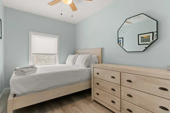 Bedroom #3 - Queen bed