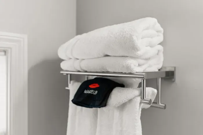 Fresh & clean towels provided