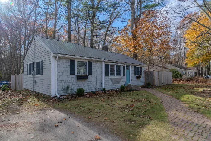 View of the front of the home