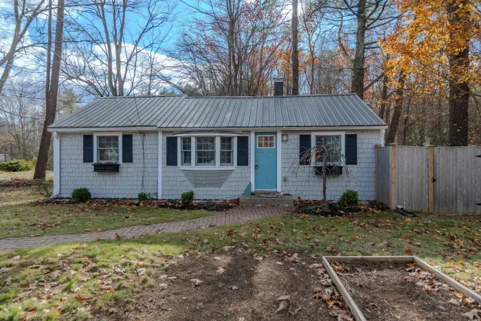 View of the front of the home