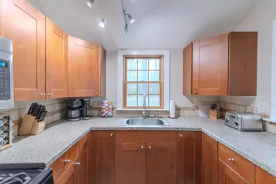 Updated kitchen with everything needed to make a great meal!