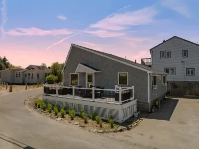 Welcome to the Beach Plum Cottage!