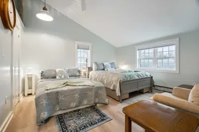 Primary bedroom with queen bed and full size murphy bed. Clean linens provided