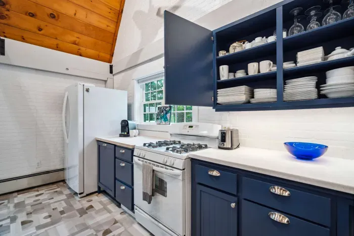 Fully equipped kitchen with dishwasher!