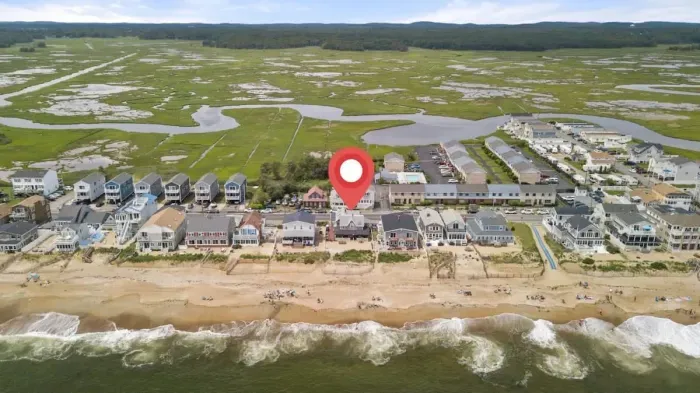 Beachside condo with direct beach aceess