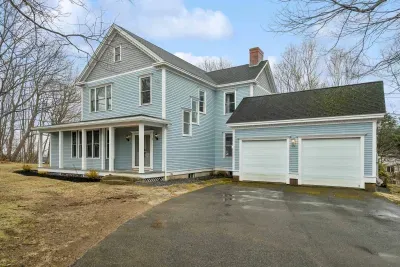 Welcome to Thistleberry Retreat! Please no parking in the garage, however there is plenty of driveway parking and you are welcome to store items like bikes and beach items in the garage!