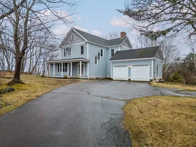 Welcome to Thistleberry Retreat! Please no parking in the garage, however there is plenty of driveway parking and you are welcome to store items like bikes and beach items in the garage!