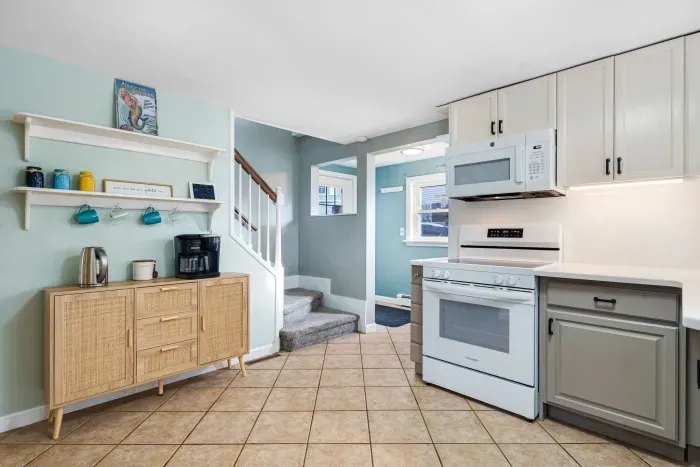 Updated appliances in the fully equipped kitchen! Coffee and tea provided