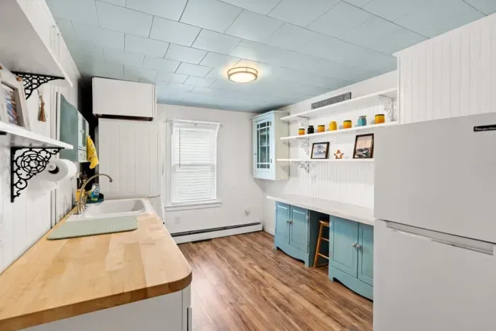 Fully equipped and stocked kitchen with stackable washer/dryer in-house.