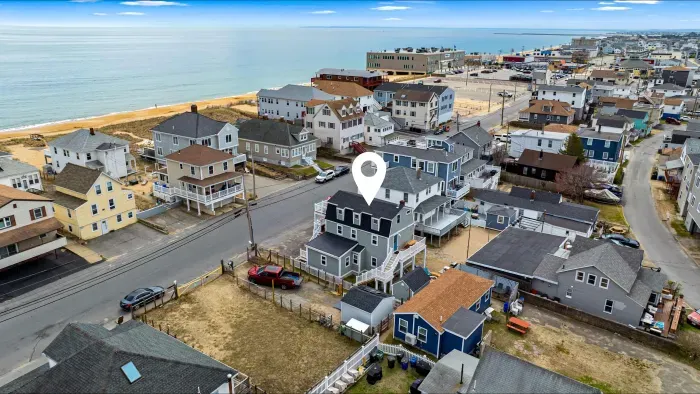 Arial photo of our property, 1 block to the nearest public beach access and 3 blocks to the Salisbury Center.