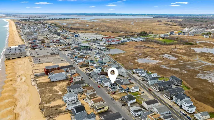 Arial photo of our property, 1 block to the nearest public beach access and 3 blocks to the Salisbury Center.