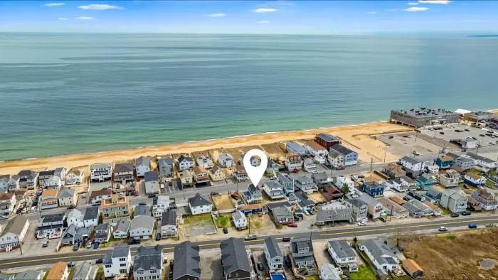 Arial photo of our property, 1 block to the nearest public beach access and 3 blocks to the Salisbury Center.