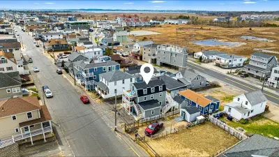 Arial photo of our property, 1 block to the nearest public beach access and 3 blocks to the Salisbury Center.