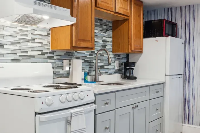 Fully redesigned kitchen! This kitchen is fully equipped with all the essentials