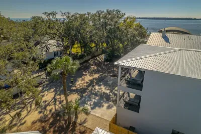 Cottage Christine and Jekyll Island in the background