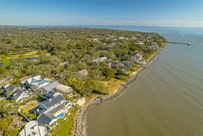 Cottage Christine - appr. 0.4 miles to the pier