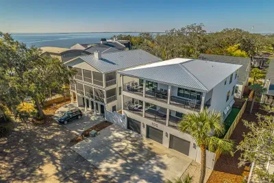 Cottage Christine with the Sydney Lanier Bridge in the background