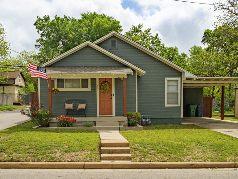The Holman House- Decatur, TX