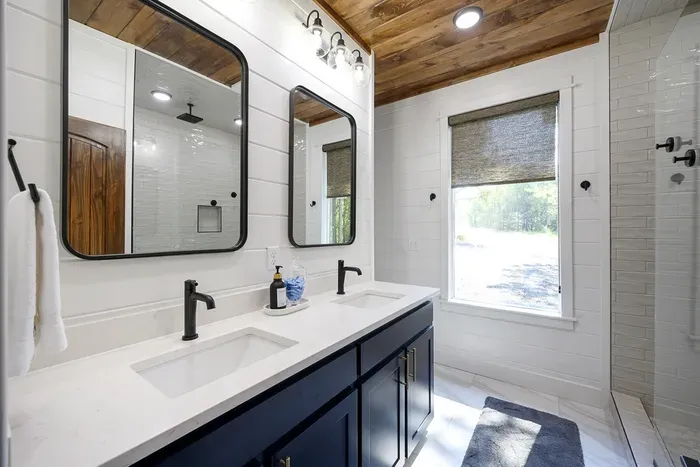 Kine En-Suite #2