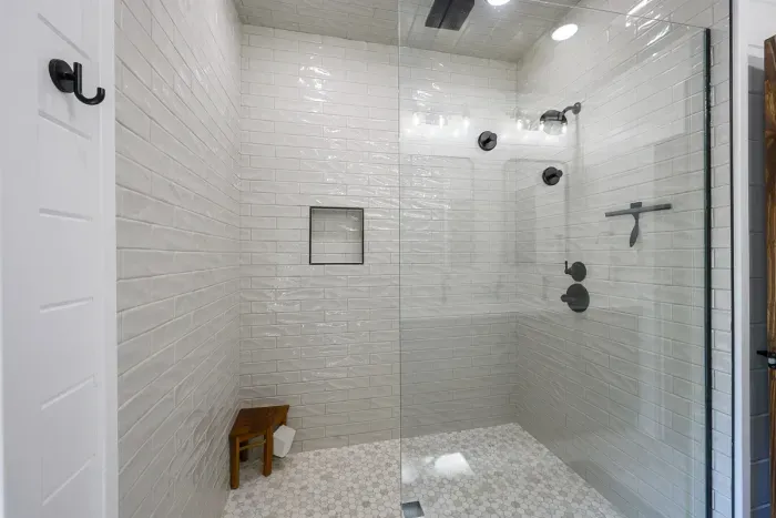 Kine En-Suite #2