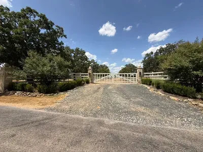 Flintlock Ranch Airstream - image 11 of 12