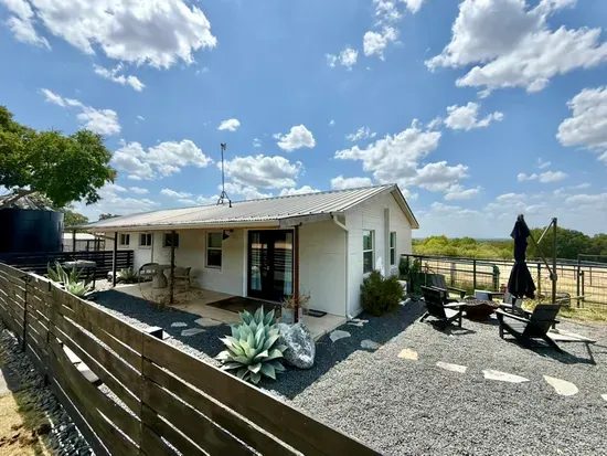 Flintlock Guesthouse
