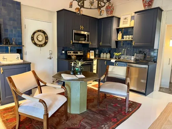 Flintlock Guesthouse