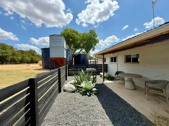 Flintlock Guesthouse