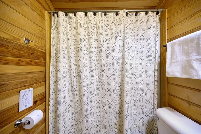 Tub/Shower in the third bathroom upstairs