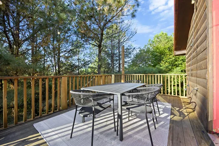 Upper deck surrounded by trees!