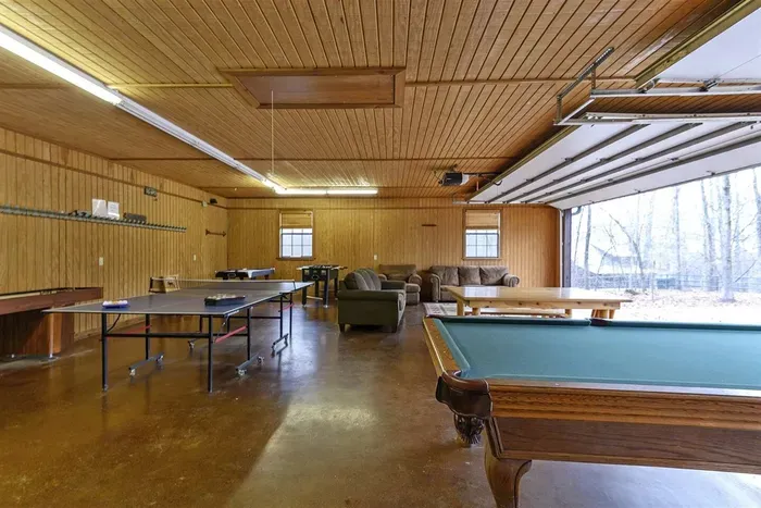 Double garage with GAMES