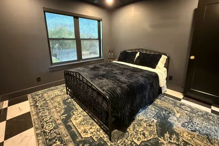The County Suite - image 4 of 12