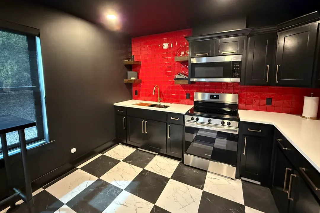 The County Suite - image 1 of 12