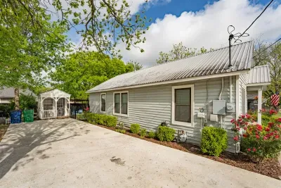 Harvest Moon Cottage - image 45 of 51