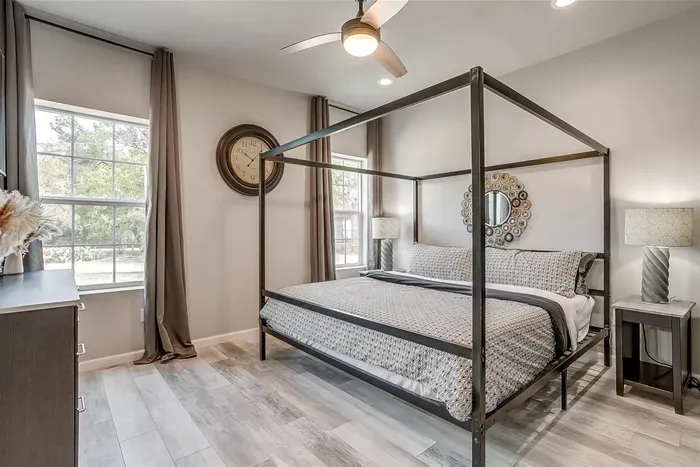 Master Bedroom (king)