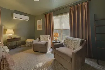 The Holman House - image 38 of 63