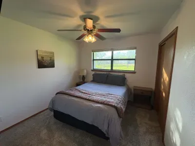 Family Lakefront Home with Large Porch - image 15 of 25