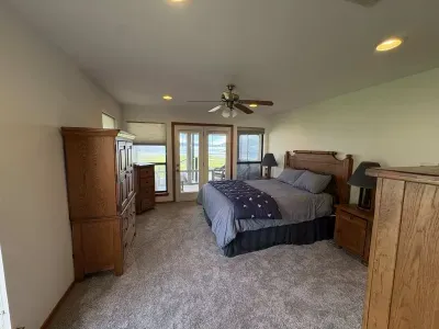 Family Lakefront Home with Large Porch - image 12 of 25