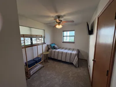 Family Lakefront Home with Large Porch - image 17 of 25