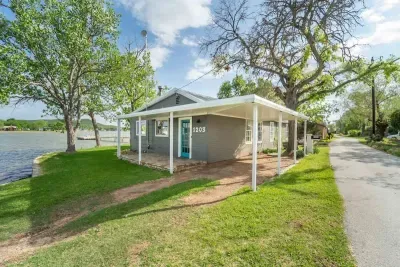 Enjoy car port on hot summer days.  Parking is super convenient.  (Please don't drive into the water with your car.) 