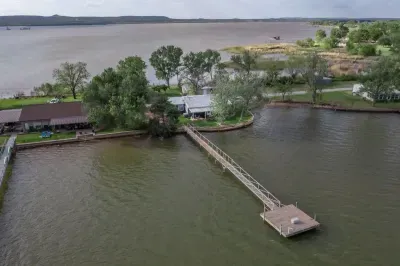 Being on the point provides amazing views of the lake from many angles.