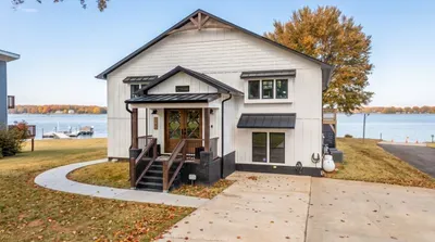 Outdoor - Front 01 - FALL