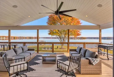 Deck - Upstairs 1 - Fall