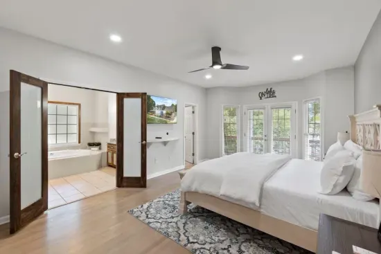 With a king bed, spacious walk-in closet, and a luxurious bathroom with a jacuzzi, this suite is your ultimate retreat for pure relaxation and comfort.