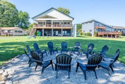 Everyone in your group gets a seat around our huge fire pit, perfect for long talks under the stars