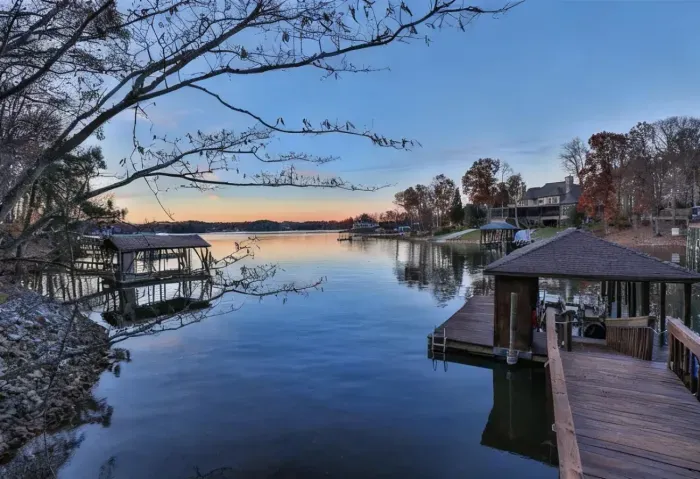 Outdoor - Dock 2.png