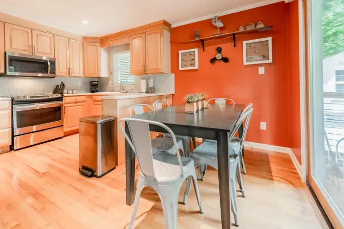 11 - Dining Room.jpg