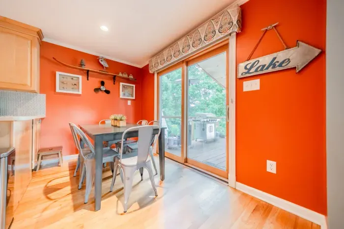 10 - Dining Room.jpg