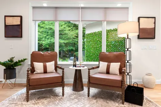 Seating area near the kitchen to relax and join in on the conversation.
