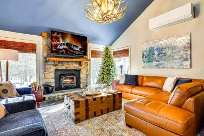 Why This Creekfront Cabin in Lake Naomi Is the Ultimate Poconos Escape featured image